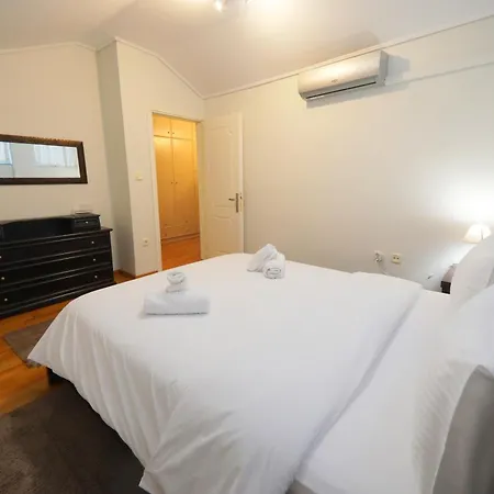 Lake's Loft Apartment *